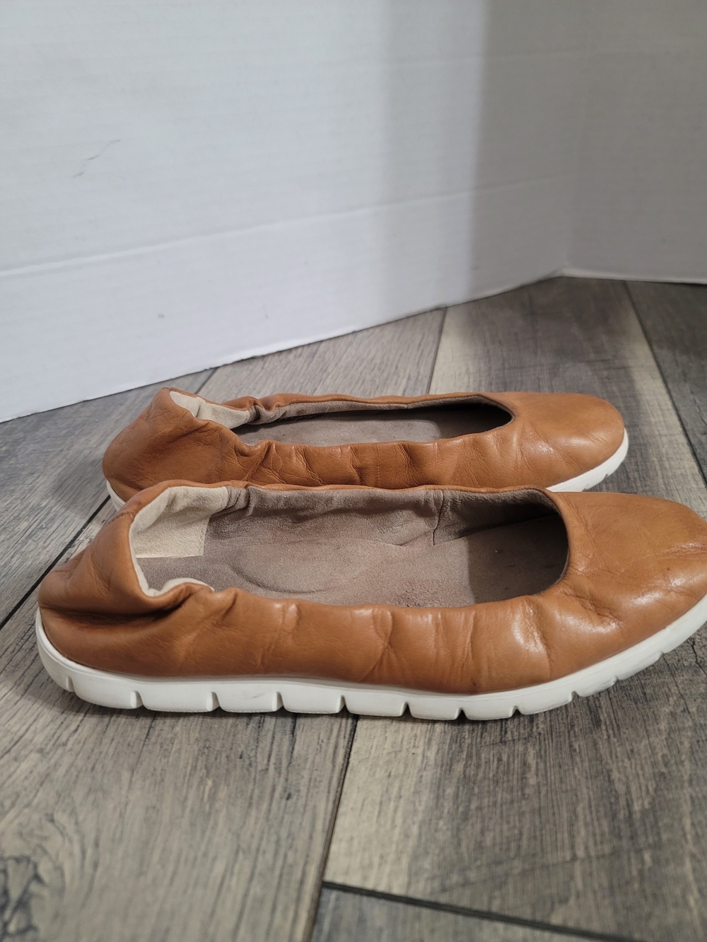 SAS Women's Radiant Hazel Leather Ballet Flat Round Toe Cushioned Sole Sz 8 N - Picture 2 of 10